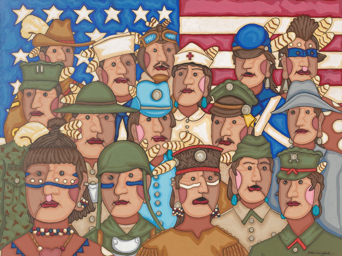 美国原住民退伍军人在美国旗帜前穿着各种兵役服